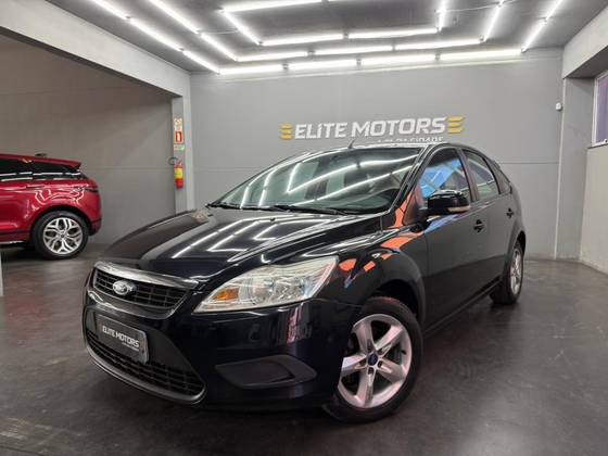 FORD FOCUS 1.6 GLX 8V FLEX 4P MANUAL FORD FOCUS 1.6 GLX 8V FLEX 4P MANUAL